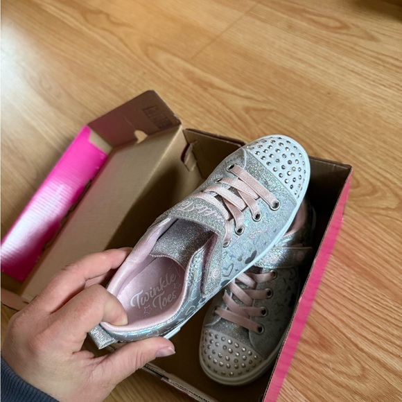 SKECHERS Girls' Twinkle Sparks Heather Charm Shoes Sz 13 - Picture 4 of 4